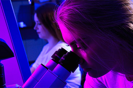 JSU students in biology lab