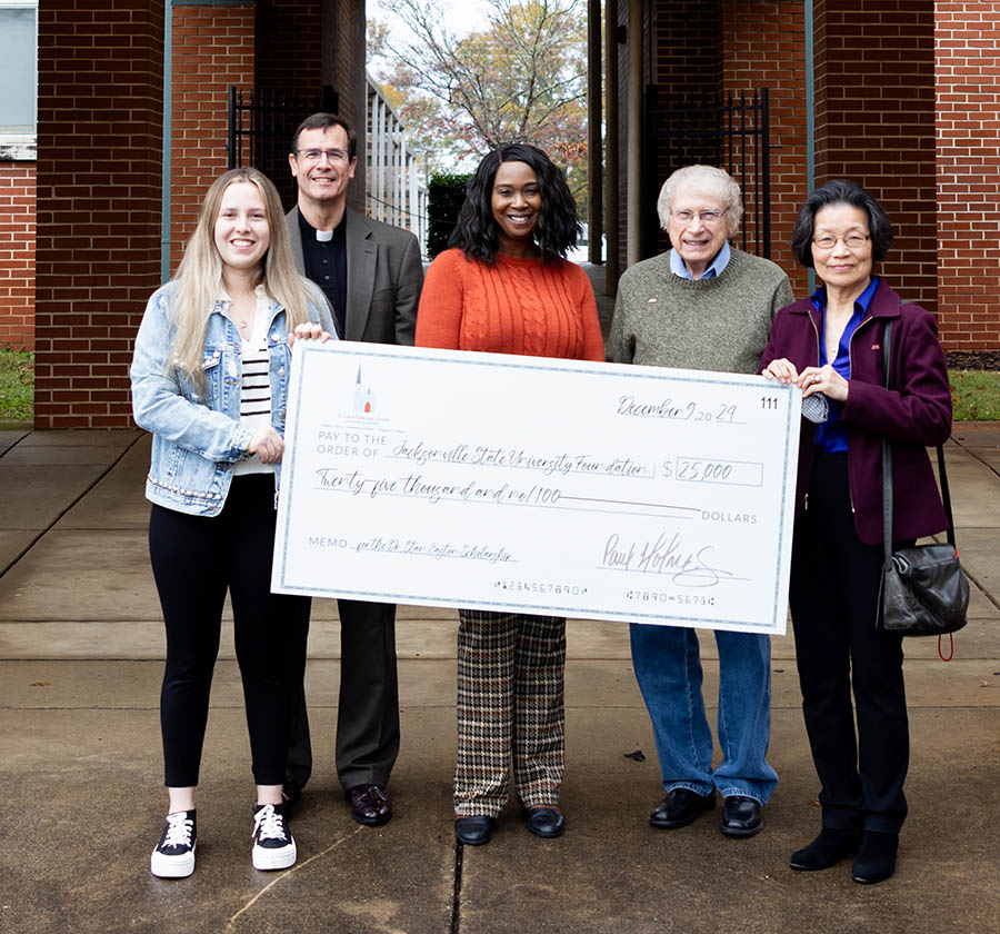 Saige Trainor receives Stanley E. Easton Memorial Scholarship